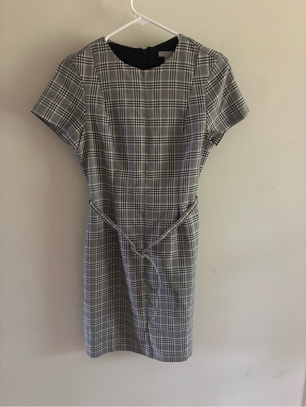 H&M Black and White Plaid Short-Sleeve Sheath Dress
